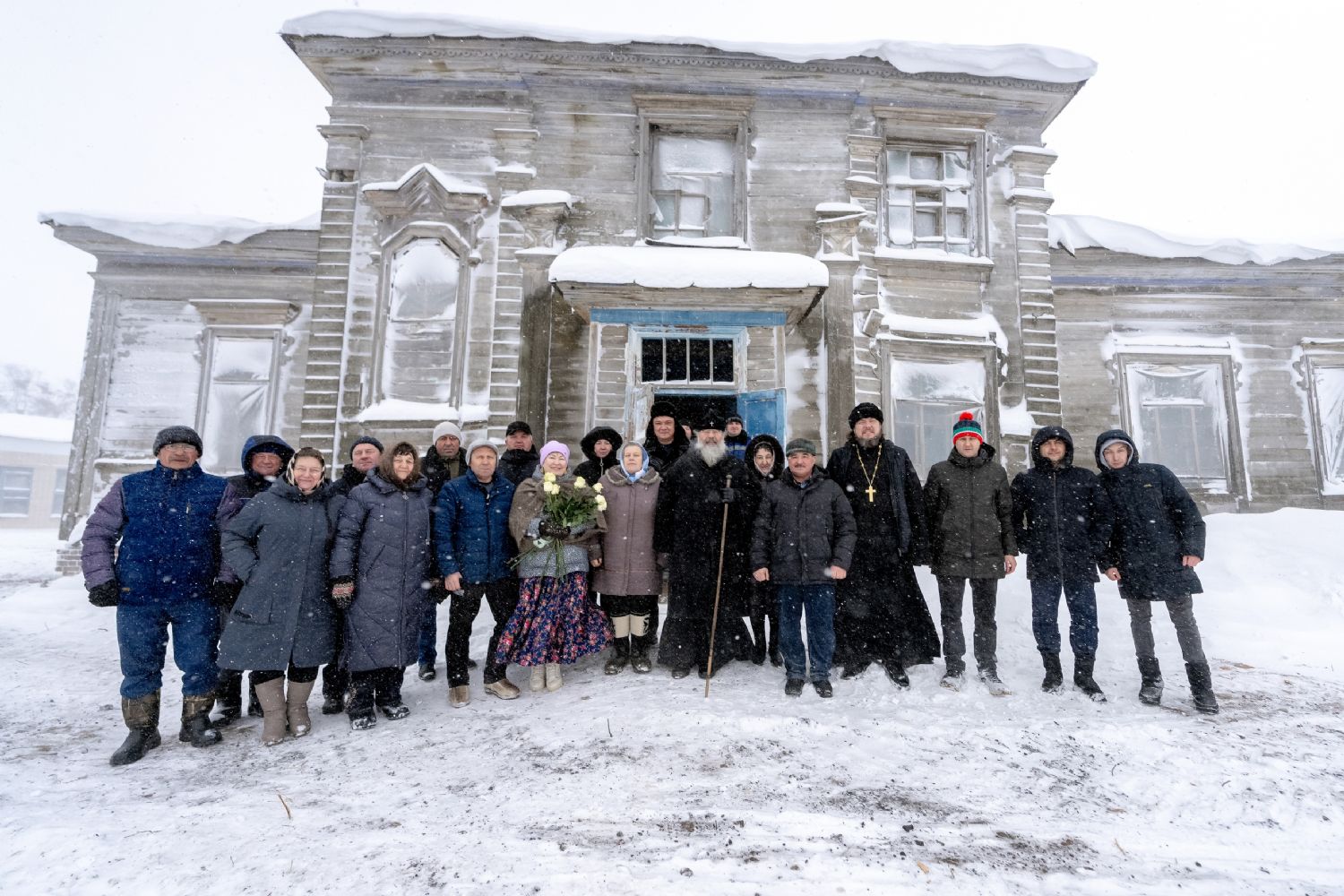 Митрополит Кирилл осмотрел старинный Покровский храм в селе Янцевары