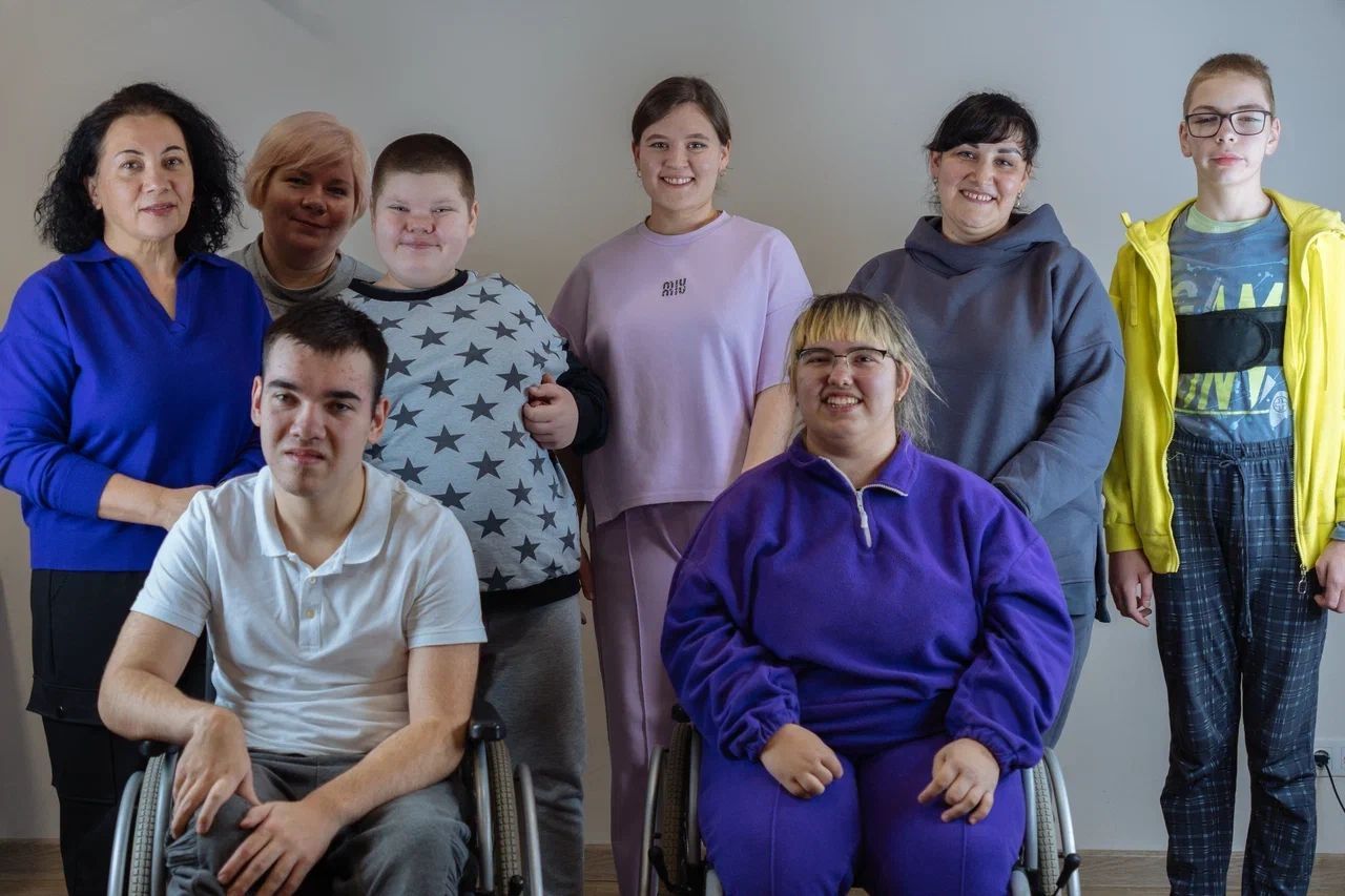 Дети и подростки с ОВЗ приняли участие в создании иклюзивной фотовыставки, посвящённой материнской любви и заботе