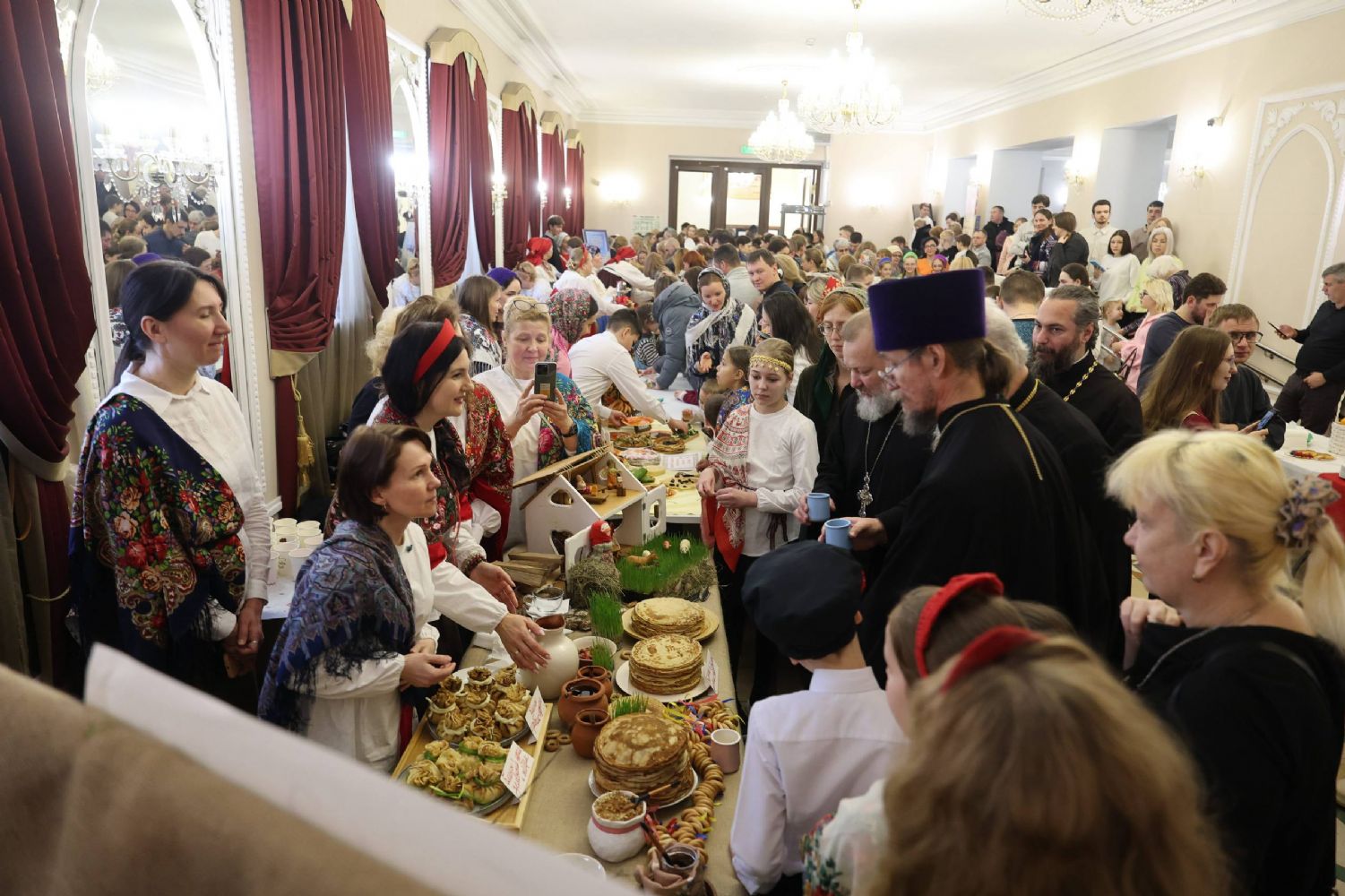 В Казани прошел епархиальный конкурс кулинарного искусства, приуроченный к празднованию Масленицы