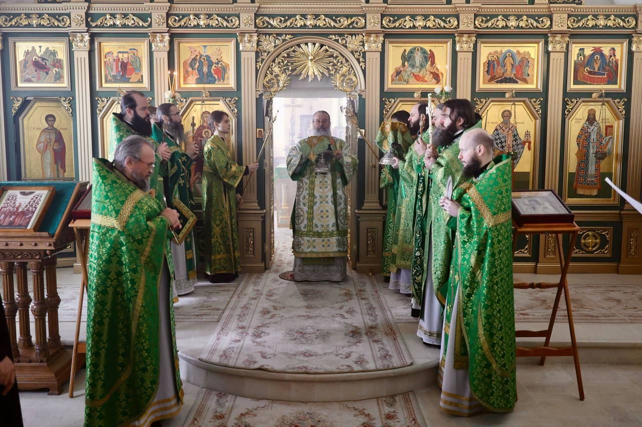 В субботу сырной седмицы митрополит Кирилл совершил Литургию в Свияжском Успенском монастыре