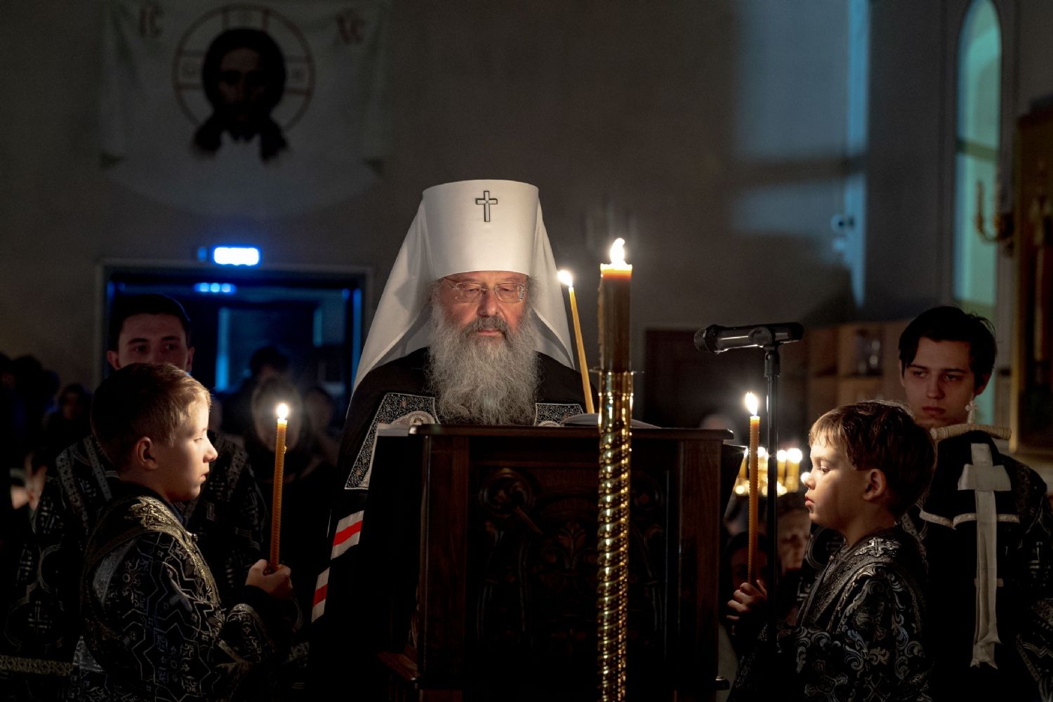 Во вторник первой седмицы Великого поста митрополит Кирилл совершил повечерие с чтением канона преподобного Андрея Критского в Кирилловском храме Казани