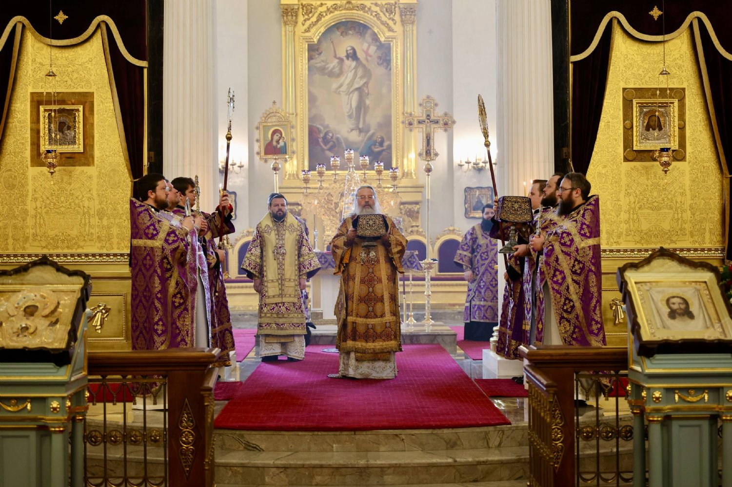 В Неделю Торжества Православия митрополит Кирилл возглавил Литургию в Казанском кафедральном соборе