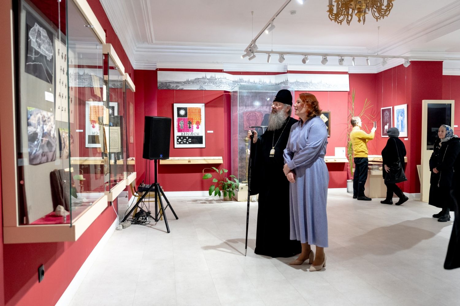 В Музее Казанской епархии открылась выставка «Слово и Небо»