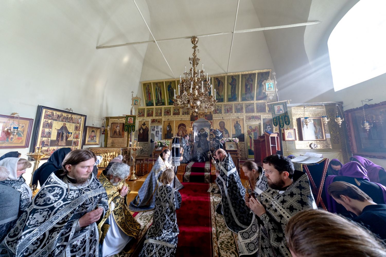 В пятницу 3-й седмицы Великого поста митрополит Кирилл совершил Литургию Преждеосвящённых Даров в Иоанно-Предтеченском монастыре Казани