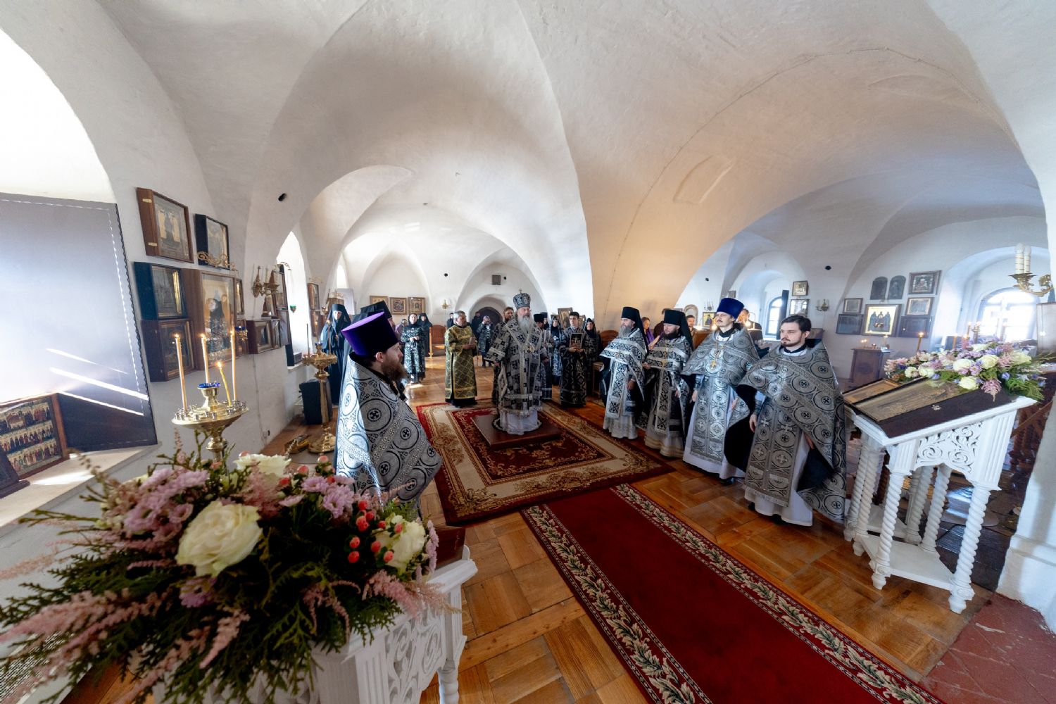 В день памяти святителя Григория Двоеслова митрополит Кирилл совершил Литургию Преждеосвященных Даров в Свияжском Иоанно-Предтеченском монастыре