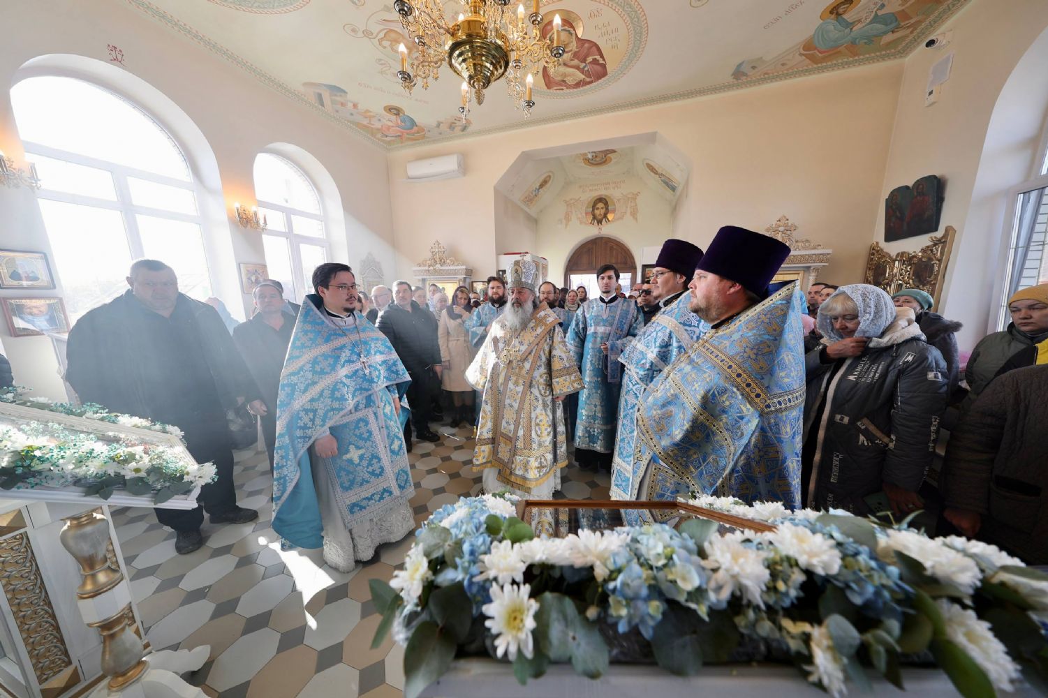 В праздник Похвалы Пресвятой Богородицы митрополит Кирилл совершил Литургию в храме Владимирской иконы Божией Матери в селе Старые Бирюли