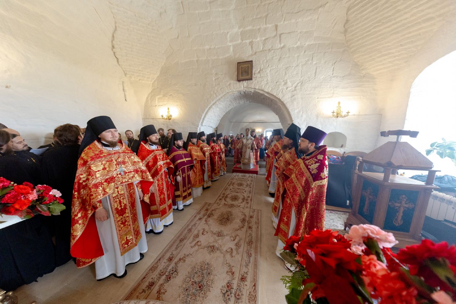 Во вторник Светлой седмицы митрополит Кирилл возглавил Литургию в Успенском мужском монастыре Свияжска