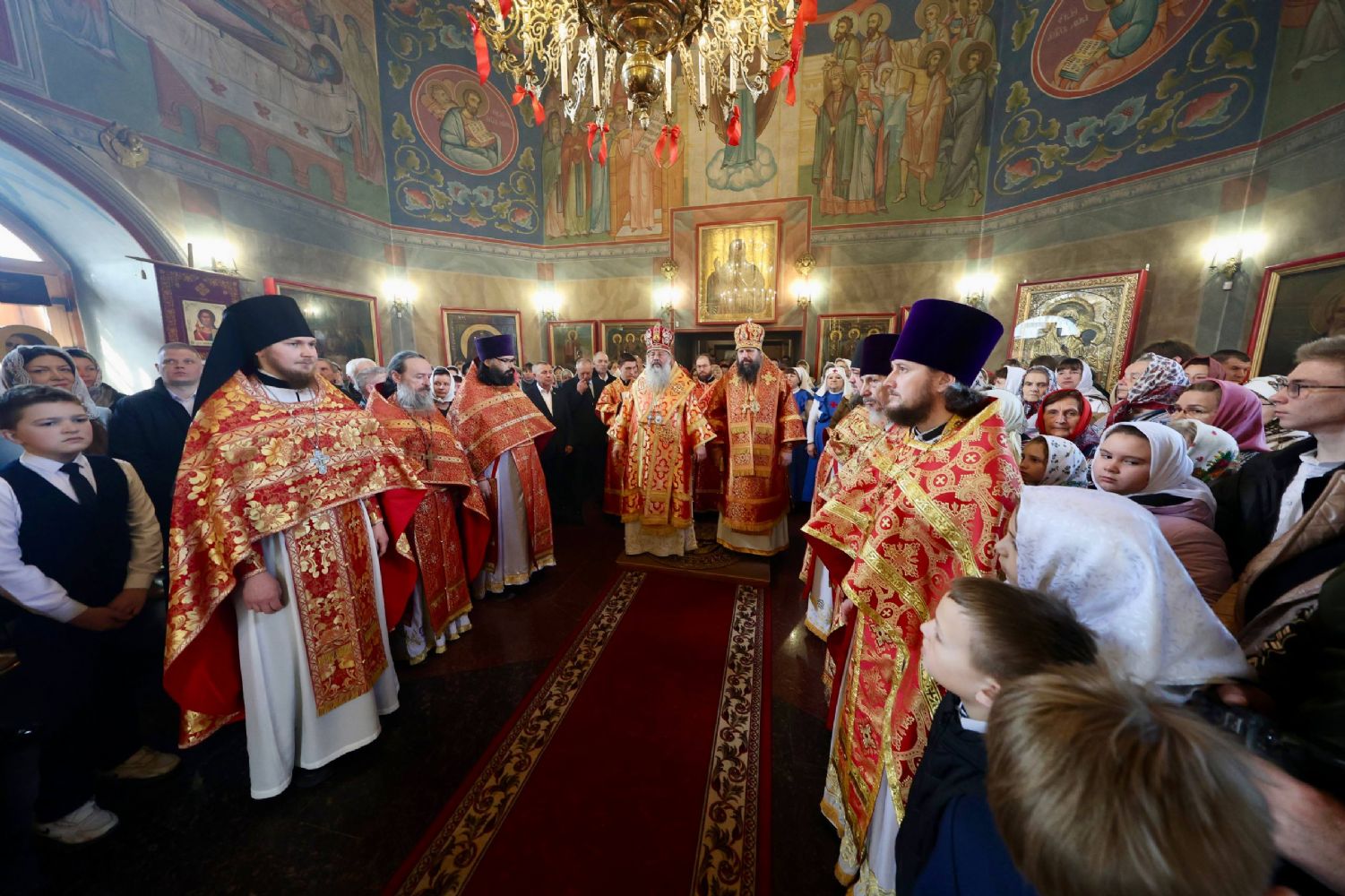 В субботу Светлой седмицы митрополит Кирилл возглавил Литургию в Ксениевском храме города Мамадыш