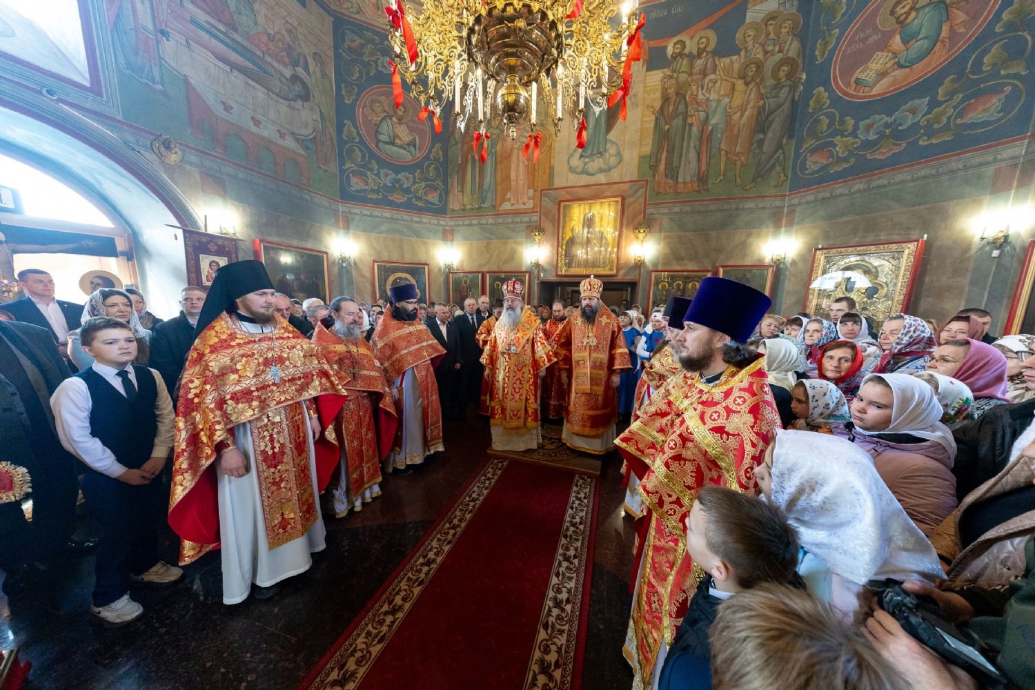 В субботу Светлой седмицы митрополит Кирилл возглавил Литургию в Ксениевском храме города Мамадыш