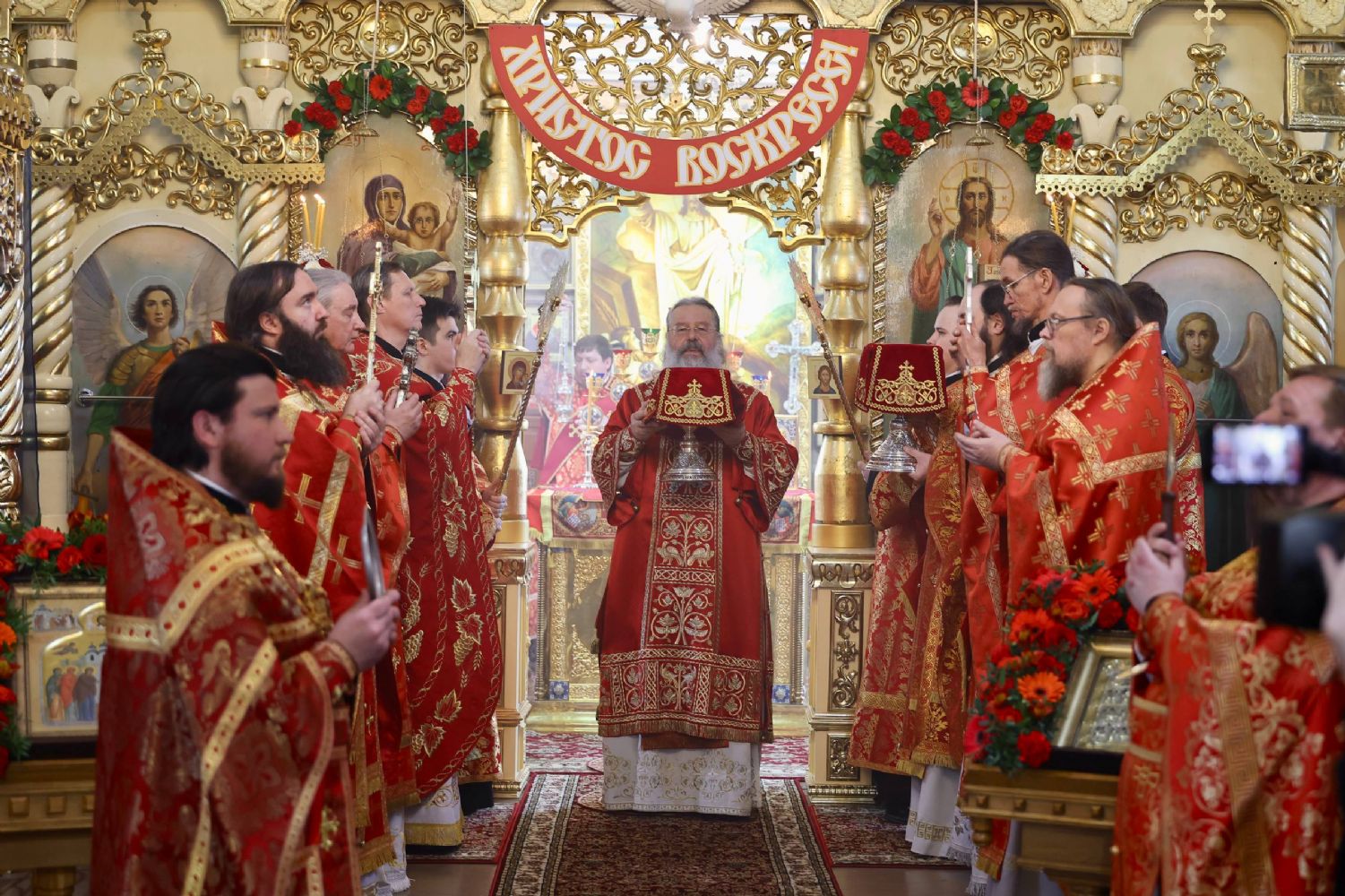 В Неделю 3-ю по Пасхе митрополит Кирилл совершил Литургию в Петропавловском храме Зеленодольска