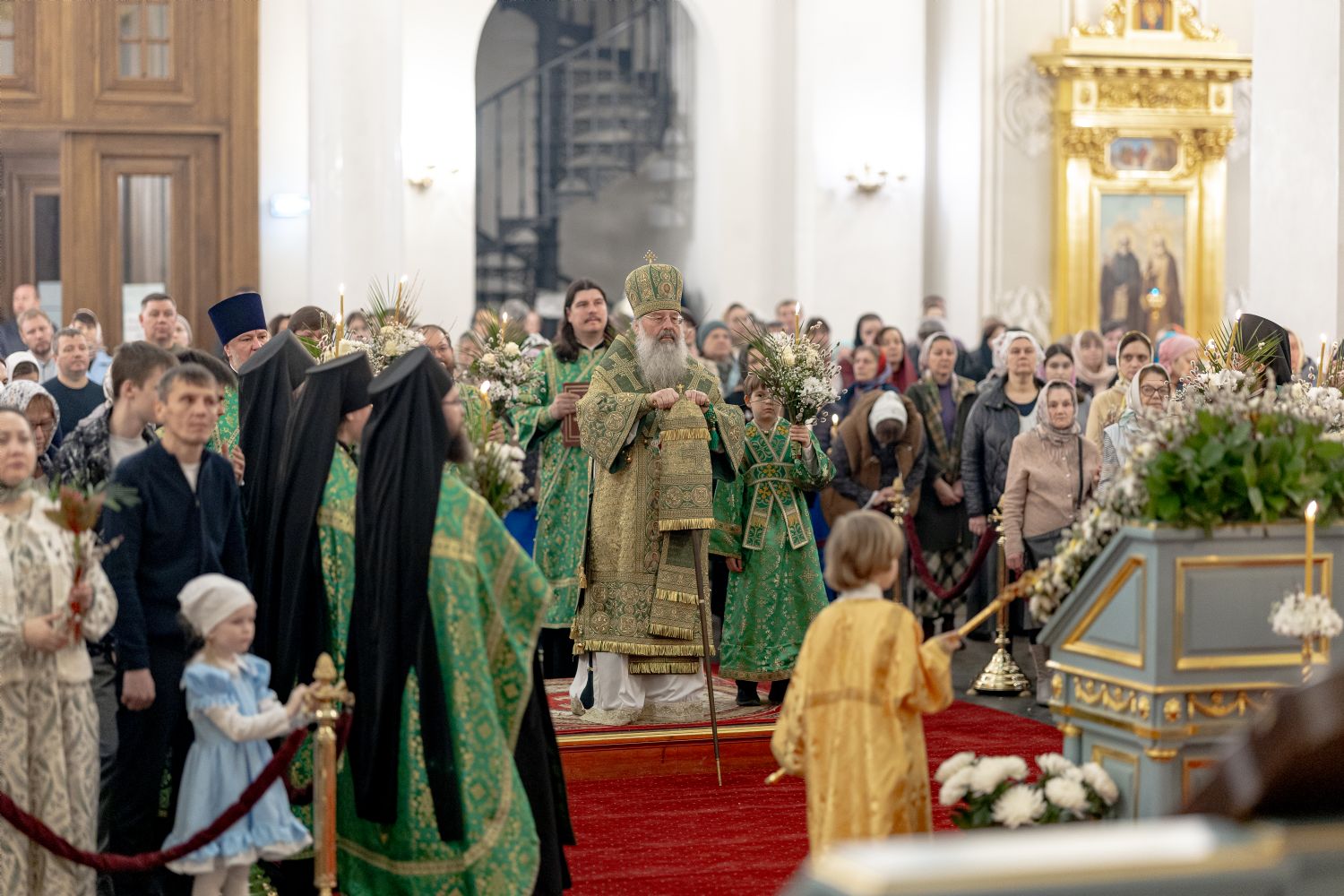 В канун праздника Входа Господня в Иерусалим митрополит Кирилл совершил всенощное бдение в Казанском соборе