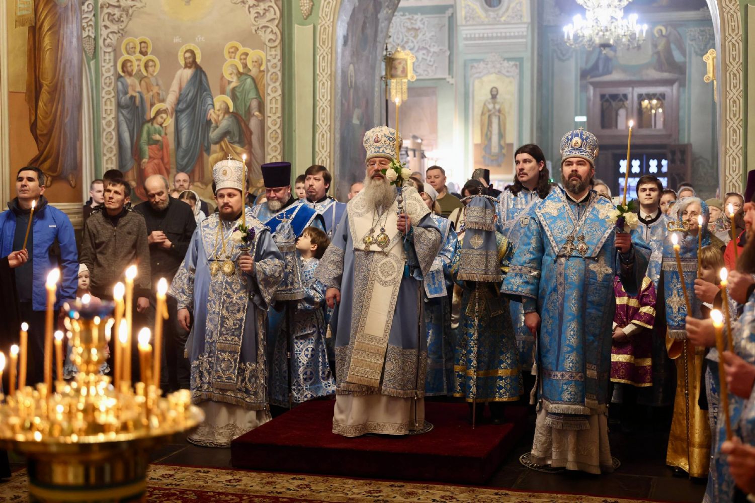 В канун праздника Благовещения Пресвятой Богородицы в Благовещенском соборе Казанского кремля состоялось архиерейское богослужение