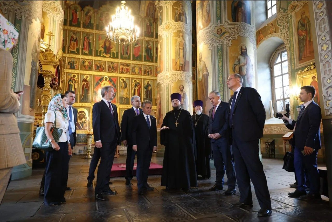 Главы МИД стран ОДКБ посетили Благовещенский собор Казанского кремля