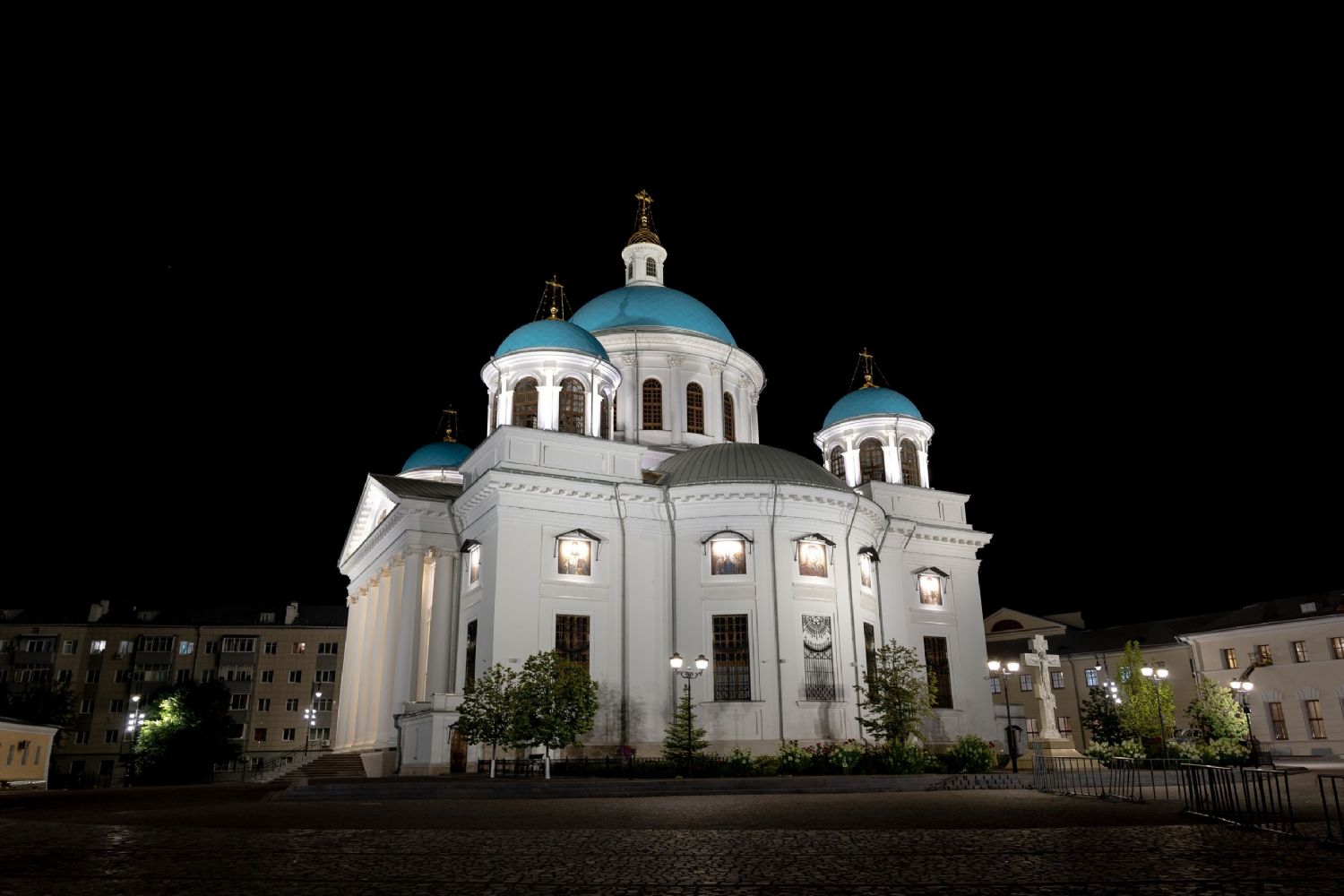 В день памяти святых Царственных страстотерпцев митрополит Кирилл совершит ночную Литургию в Казанском кафедральном соборе