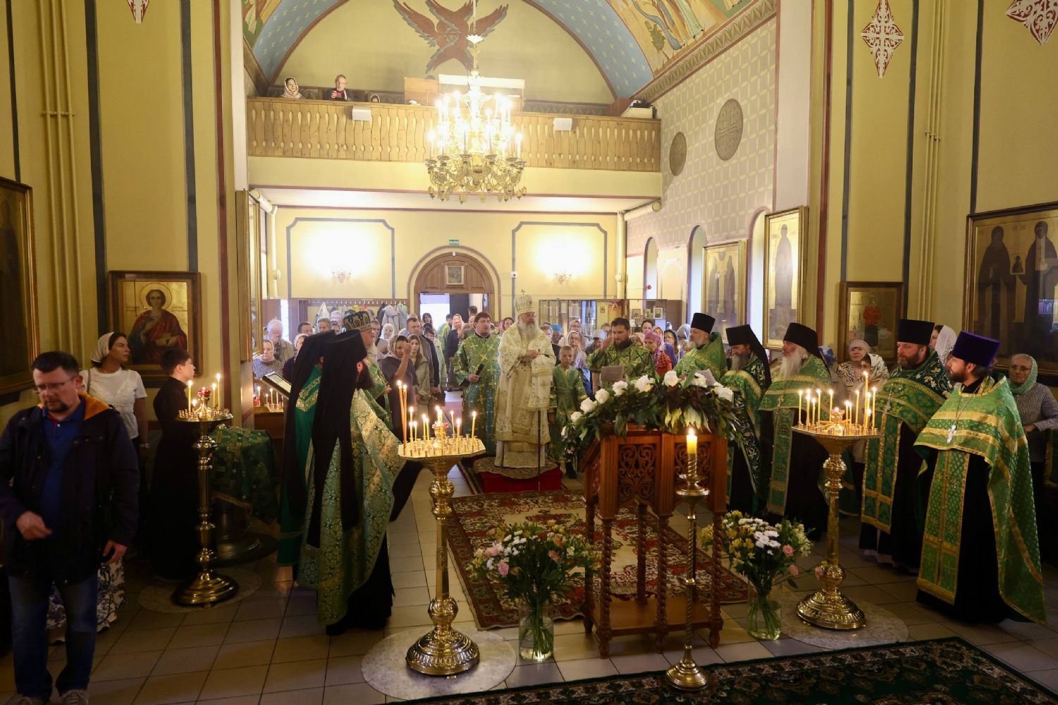 В канун дня памяти преподобного Сергия Радонежского митрополит Кирилл совершил Литургию в одноимённом храме Казани