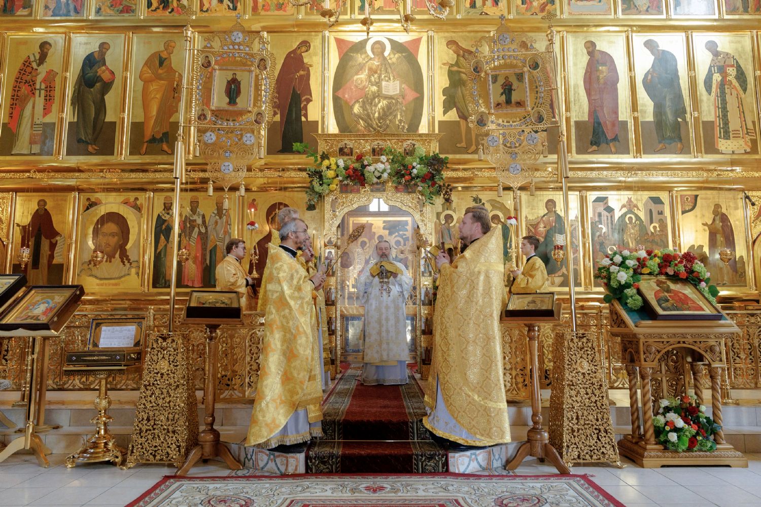 В День Крещения Руси митрополит Кирилл совершил Литургию в Успенском Зилантовом монастыре