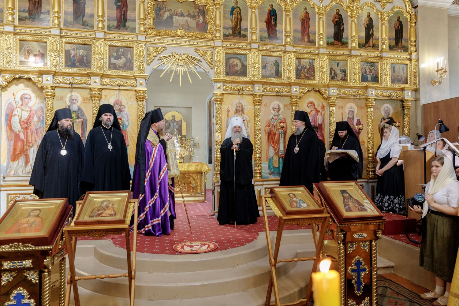 Новоназначенный правящий архиерей Чистопольской епархии епископ Филарет совершил молебен в Никольском соборе города Чистополя
