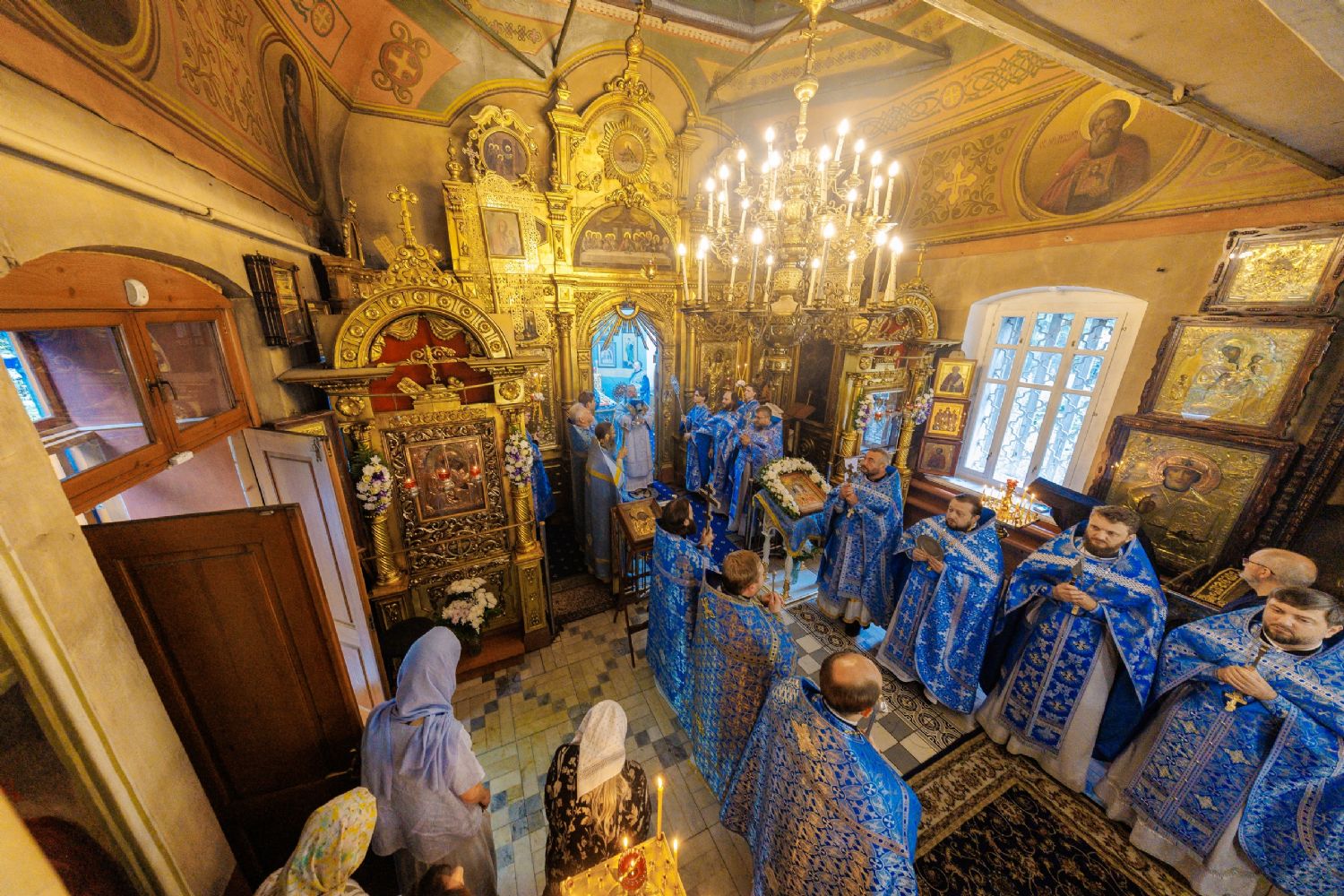 В праздник Толгской иконы Богородицы митрополит Кирилл совершил Литургию в храме Ярославских чудотворцев города Казани