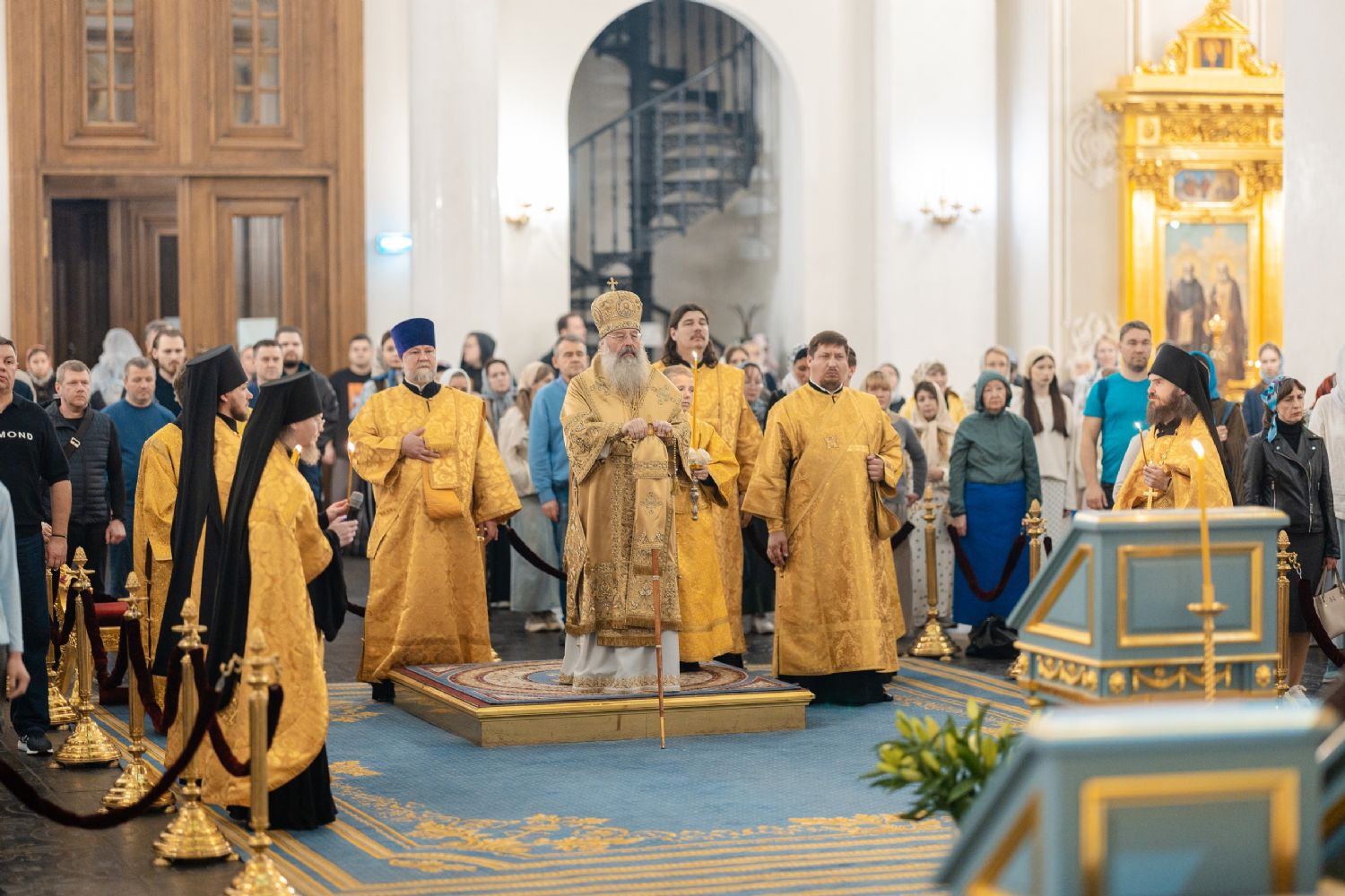 В канун Недели 16-й по Пятидесятнице митрополит Кирилл совершил всенощное бдение в Казанском кафедральном соборе