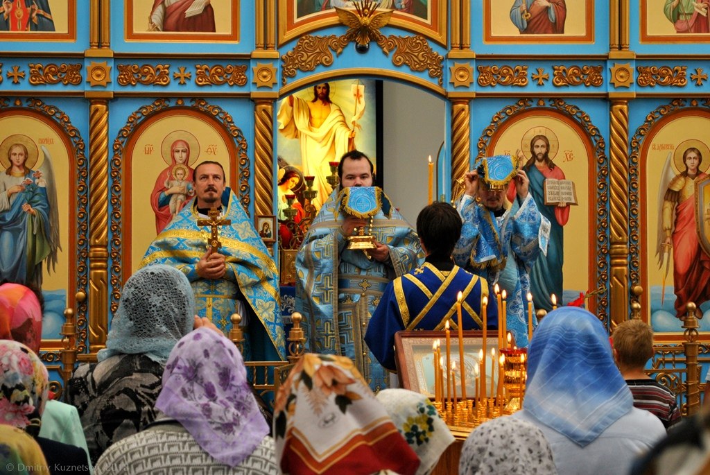 В новоосвященном храме в честь иконы Божией Матери 