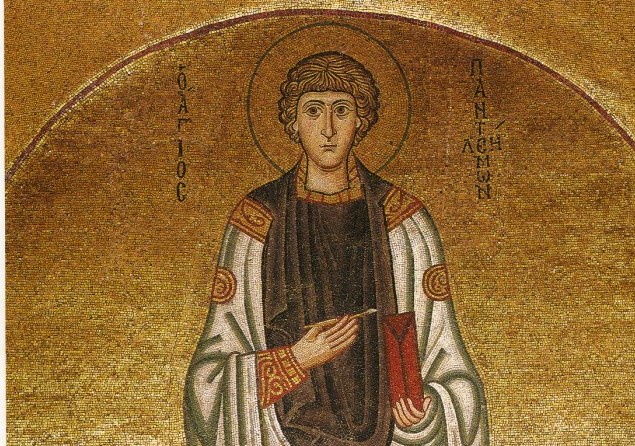 В Нижнекамск привезена частица мощей святого Пантелеимона