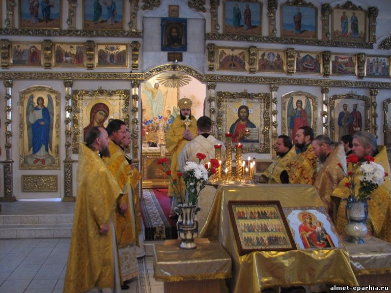 Служение епископа Альметьевского и Бугульминского Мефодия (фото)