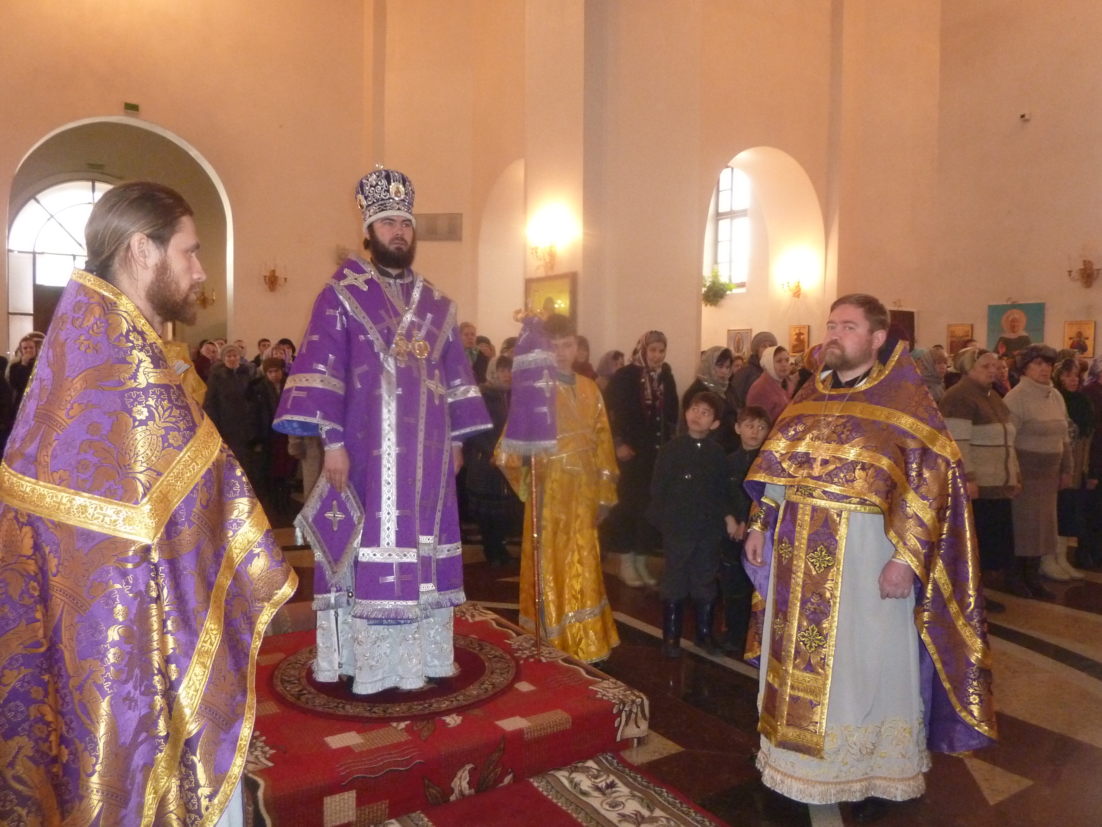 Служение епископа Альметьевского и Бугульминского Мефодия (фото)