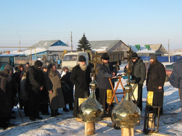 В Нижнекамском благочинии освятили купола строящейся церкви (фото)