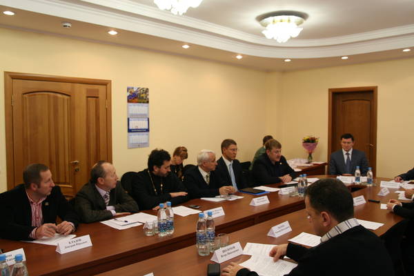 Руководитель епархиального Отдела по противодействию наркомании и алкоголизму принял участие в заседании Общественного совета при Управлении ФСКН России по РТ (фото)