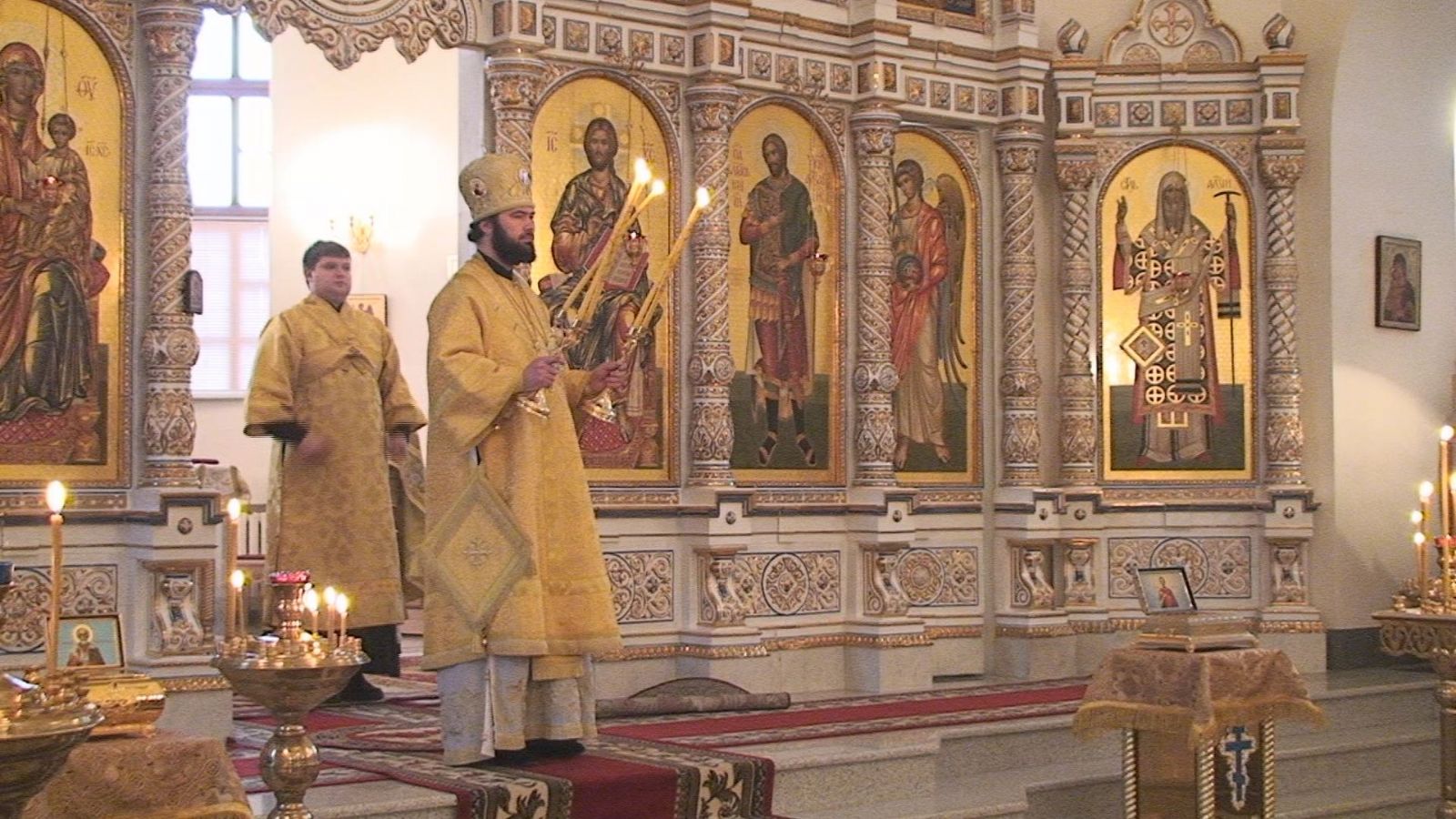 В Альметьевске помолились о жертвах ДТП (фото)