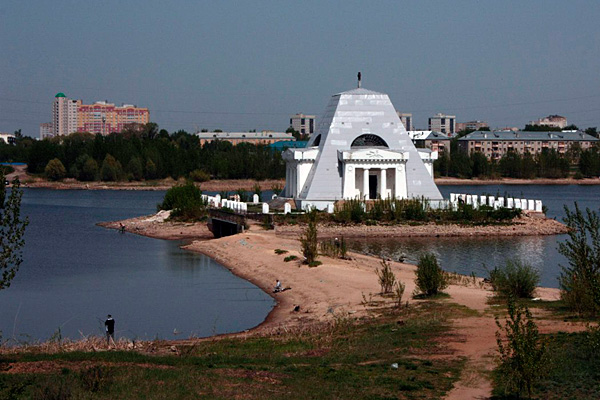 В день Преполовения Пятидесятницы на реке Казанке совершено водоосвящение