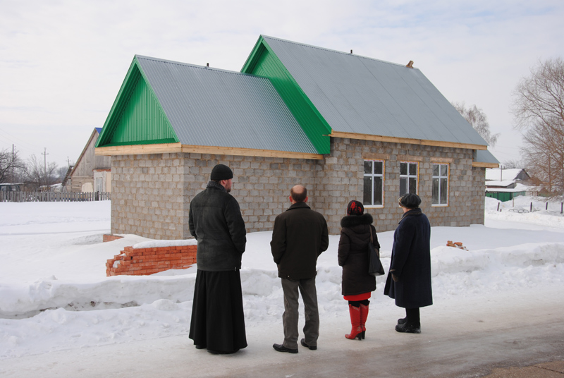 Поездка благочинного Спасского округа иерея Анастасия Головина в села, где ведется строительство православных храмов (фото)