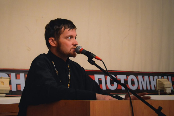 Священнослужитель и студенты семинарии провели лекцию в Казанском высшем военном командном училище