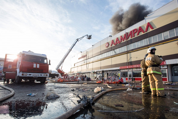 Пожар в ТЦ «Адмирал»