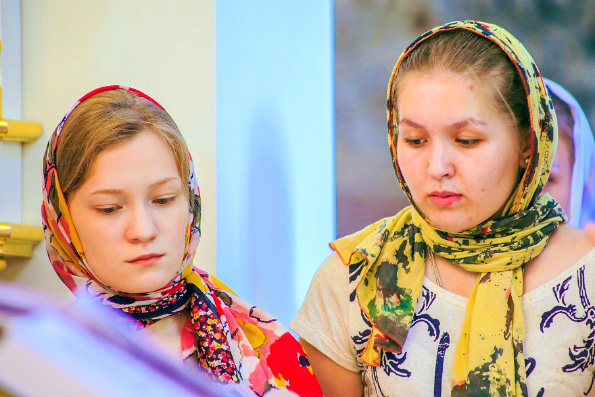 Молодежь в храме. Дружба