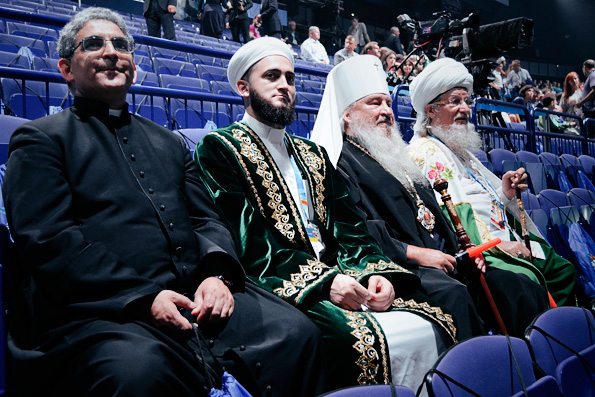 Митрополит Феофан принял участие в церемонии открытия Чемпионата мира по водным видам спорта