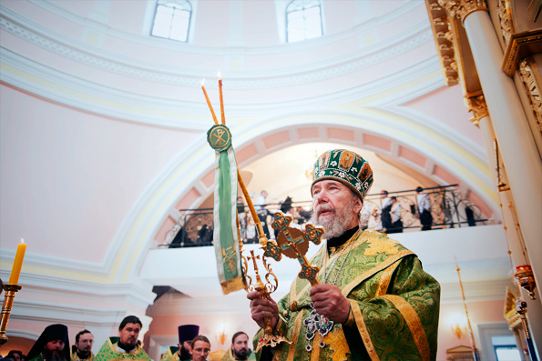 Митрополит Анастасий совершил прощальное богослужение