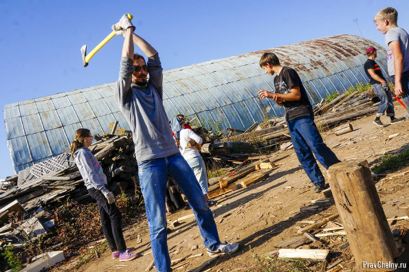 Православная молодежь Закамья потрудилась в Елабужском монастыре