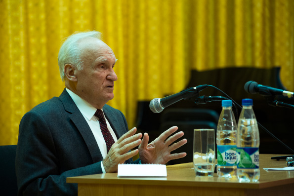 Профессор А.И. Осипов встретился со студентами Казанской духовной семинарии