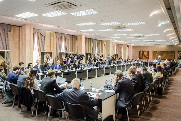 Духовенство Татарстанской митрополии приняло участие в круглом столе «Религия и идентичность: вызовы современности»