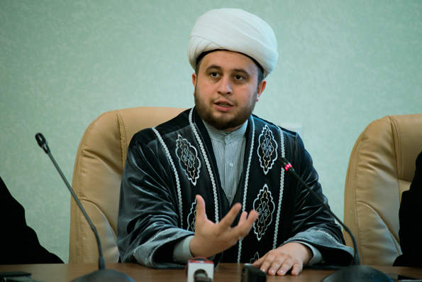 заместитель муфтия, председателя ДУМ РТ Рустам-хазрат Хайруллин