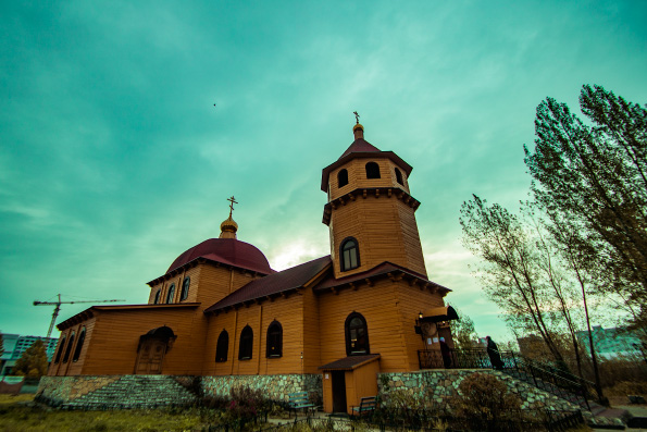 В Неделю 20-ю по Пятидесятнице митрополит Феофан совершил Литургию на казанском приходе Рождества Христова