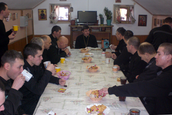 В исправительной колонии отслужен новогодний молебен