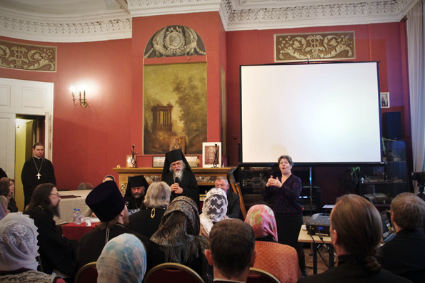 Секция, посвященная переводу богослужения на жестовый язык