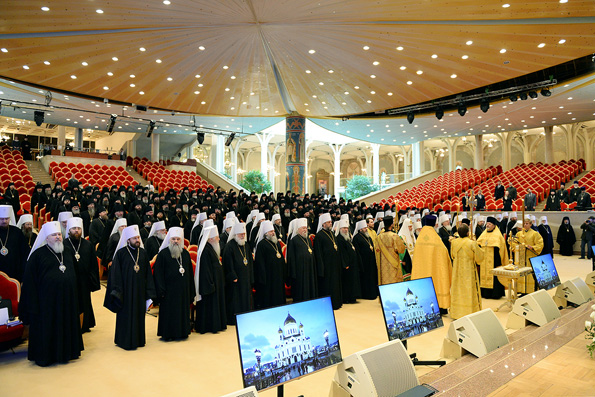 Митрополит Феофан принимает участие в Архиерейском Соборе Русской Православной Церкви