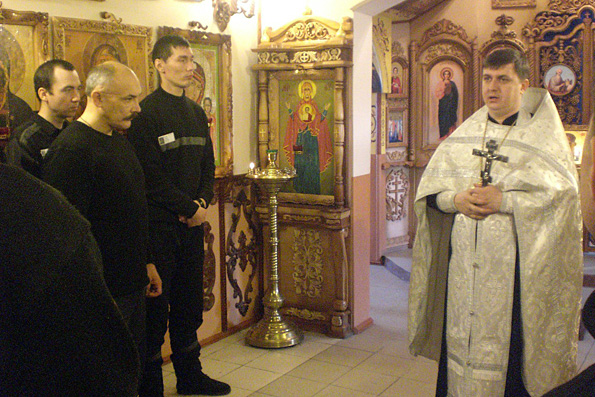 В исправительной колонии отслужен новогодний молебен