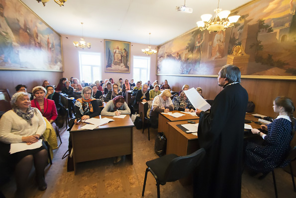 На съезде православных педагогов Татарстанской митрополии состоялась работа секции «Через научение Закону Божию — к святости!»