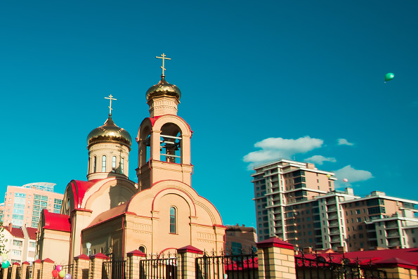 В казанском храме прошла творческая встреча с автором популярных книг для детей и взрослых Валентином Смирновым