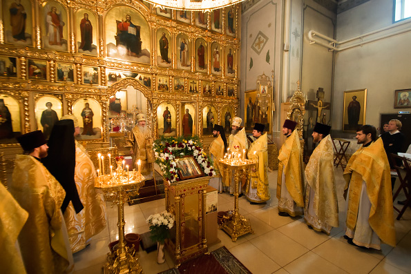 В праздник Собора Казанских святых митрополит Феофан совершил Литургию на архиерейском подворье в столице Татарстана