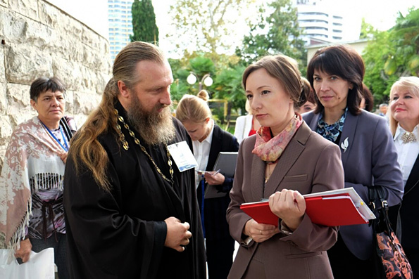 Бугульминский священник принял участие во Всероссийском форуме приемных семей